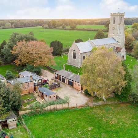 Hayloft And Shepherds Hut In Norfolk Broads With Fire Pit And Bbq From Ginger And Gold Ranworth Eksteriør billede