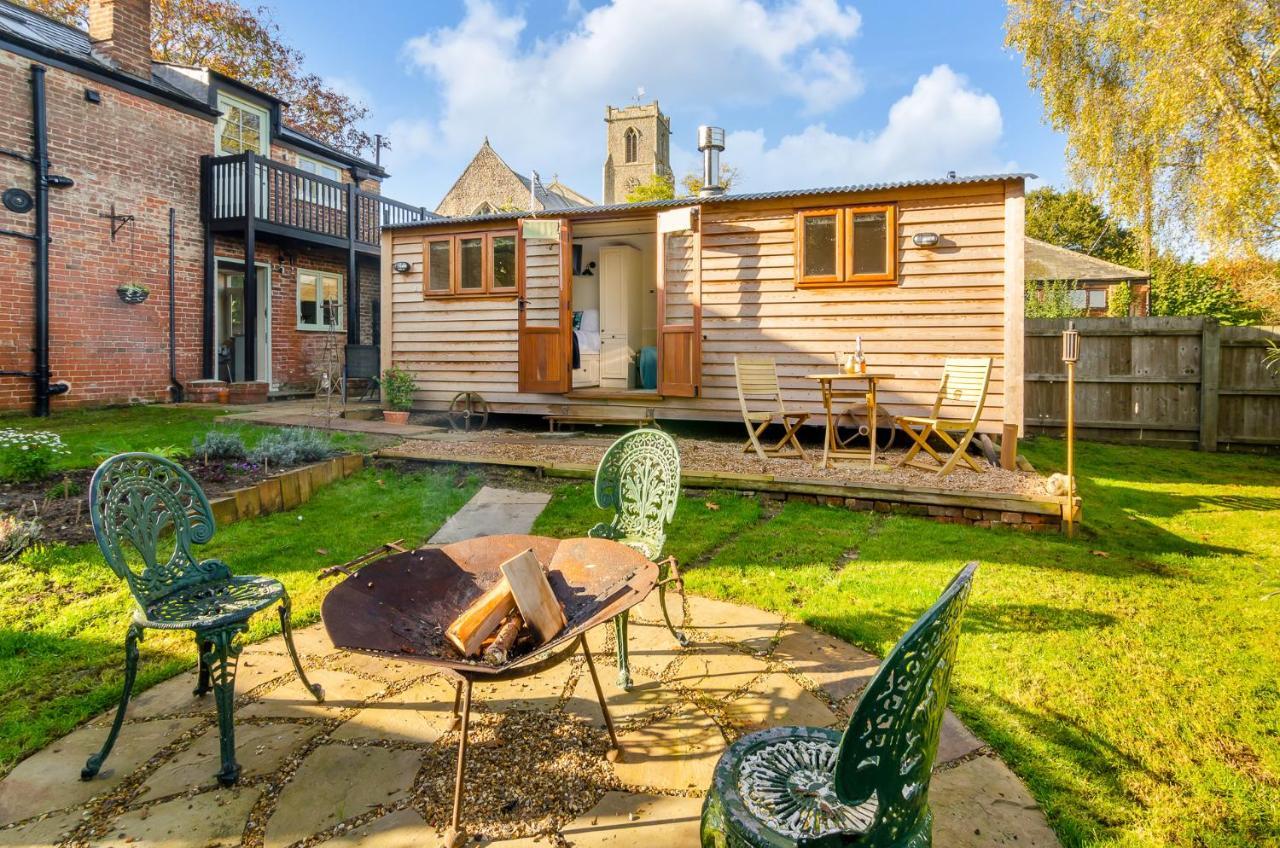 Hayloft And Shepherds Hut In Norfolk Broads With Fire Pit And Bbq From Ginger And Gold Ranworth Eksteriør billede