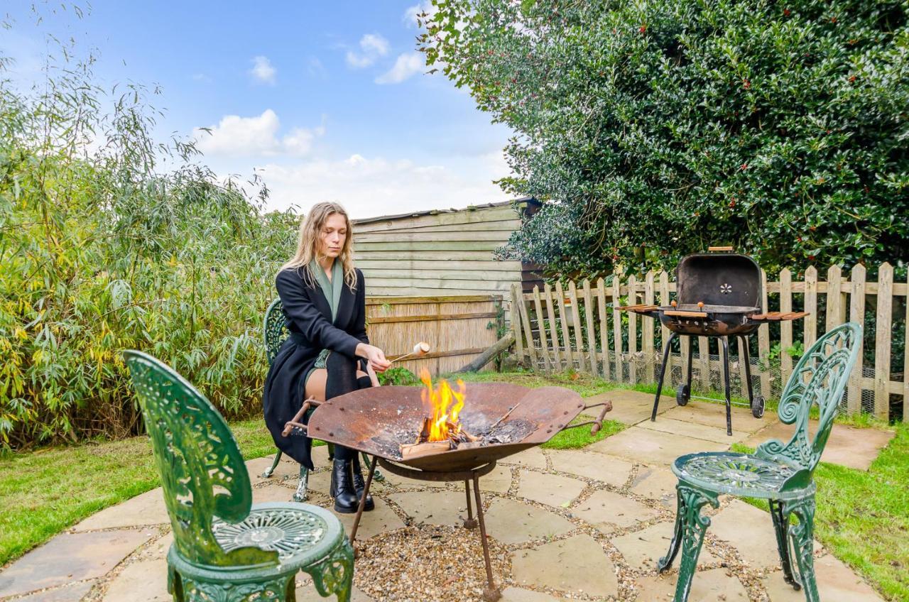 Hayloft And Shepherds Hut In Norfolk Broads With Fire Pit And Bbq From Ginger And Gold Ranworth Eksteriør billede