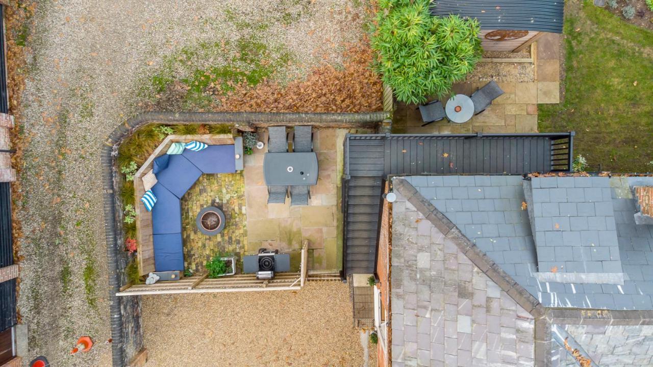 Hayloft And Shepherds Hut In Norfolk Broads With Fire Pit And Bbq From Ginger And Gold Ranworth Eksteriør billede